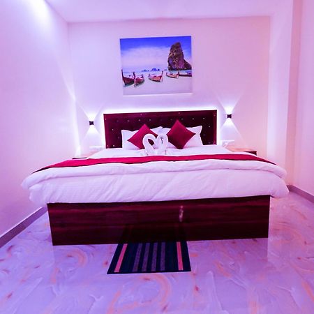 Hotel Rj Патна Екстериор снимка
