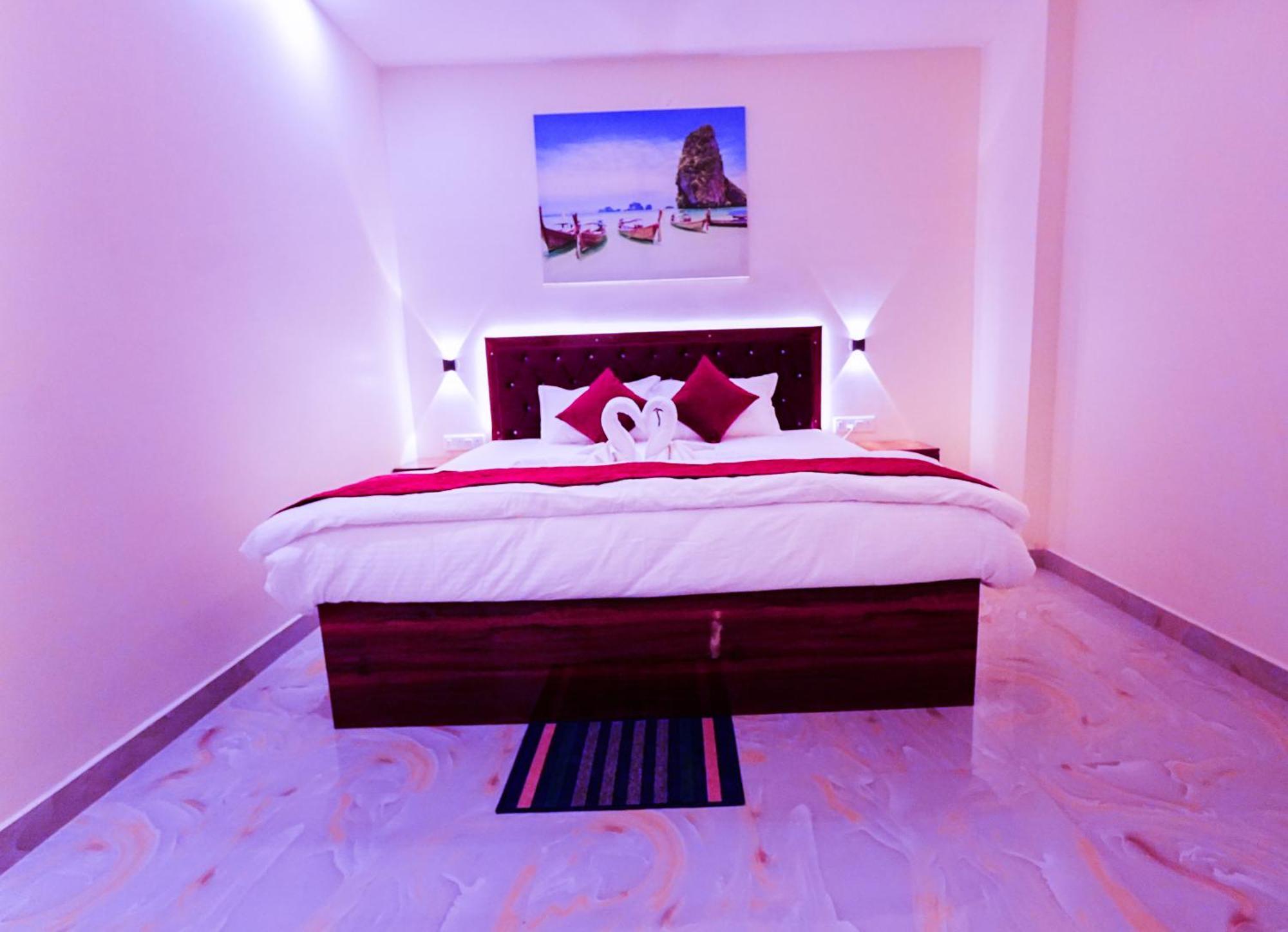 Hotel Rj Патна Екстериор снимка